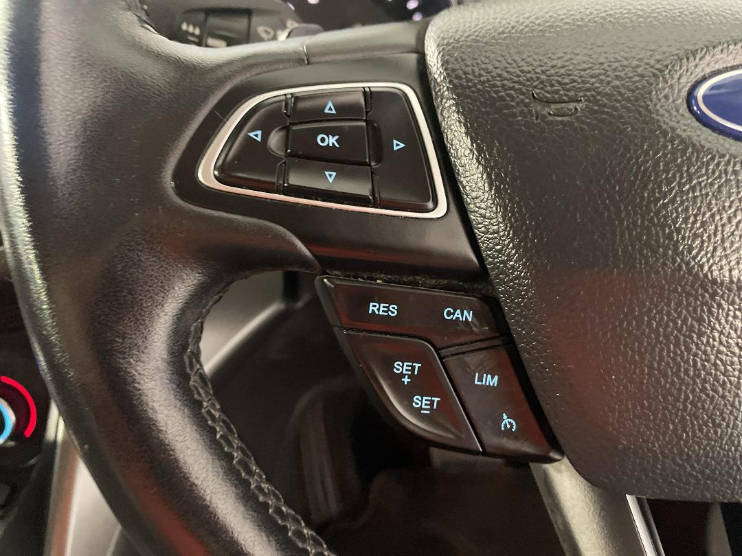 Photo '27' of Ford Escape