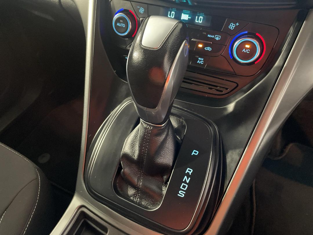 Photo '32' of Ford Escape