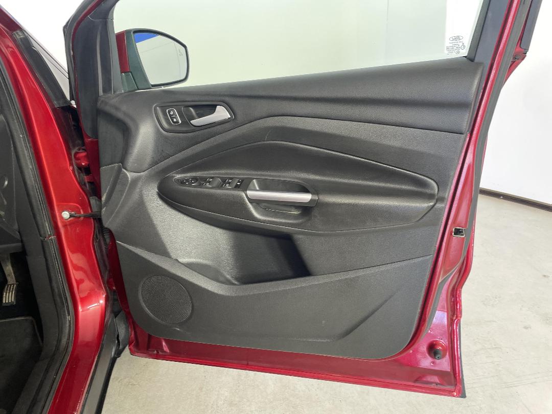 Photo '15' of Ford Escape