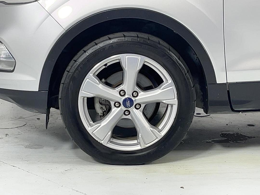 Photo '10' of Ford Escape