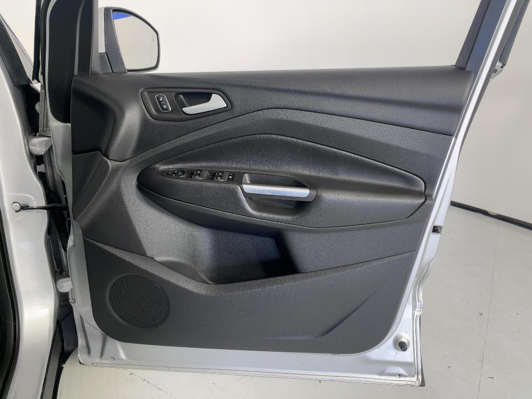 Photo '15' of Ford Escape