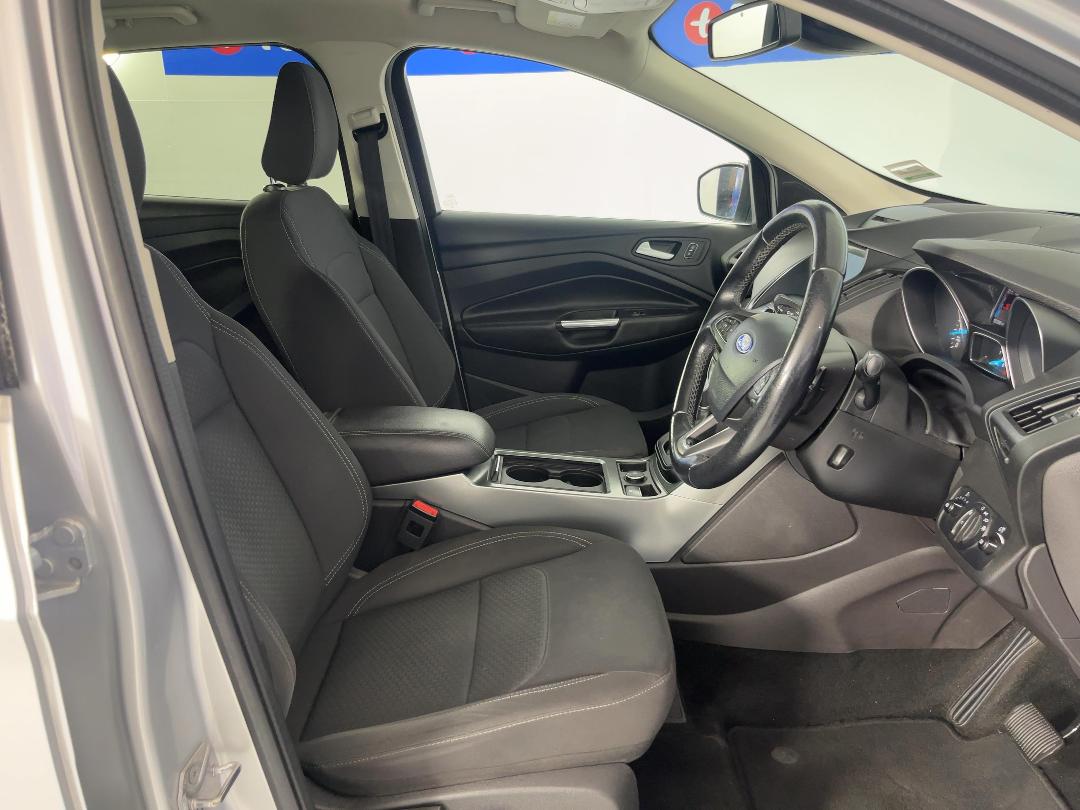 Photo '16' of Ford Escape