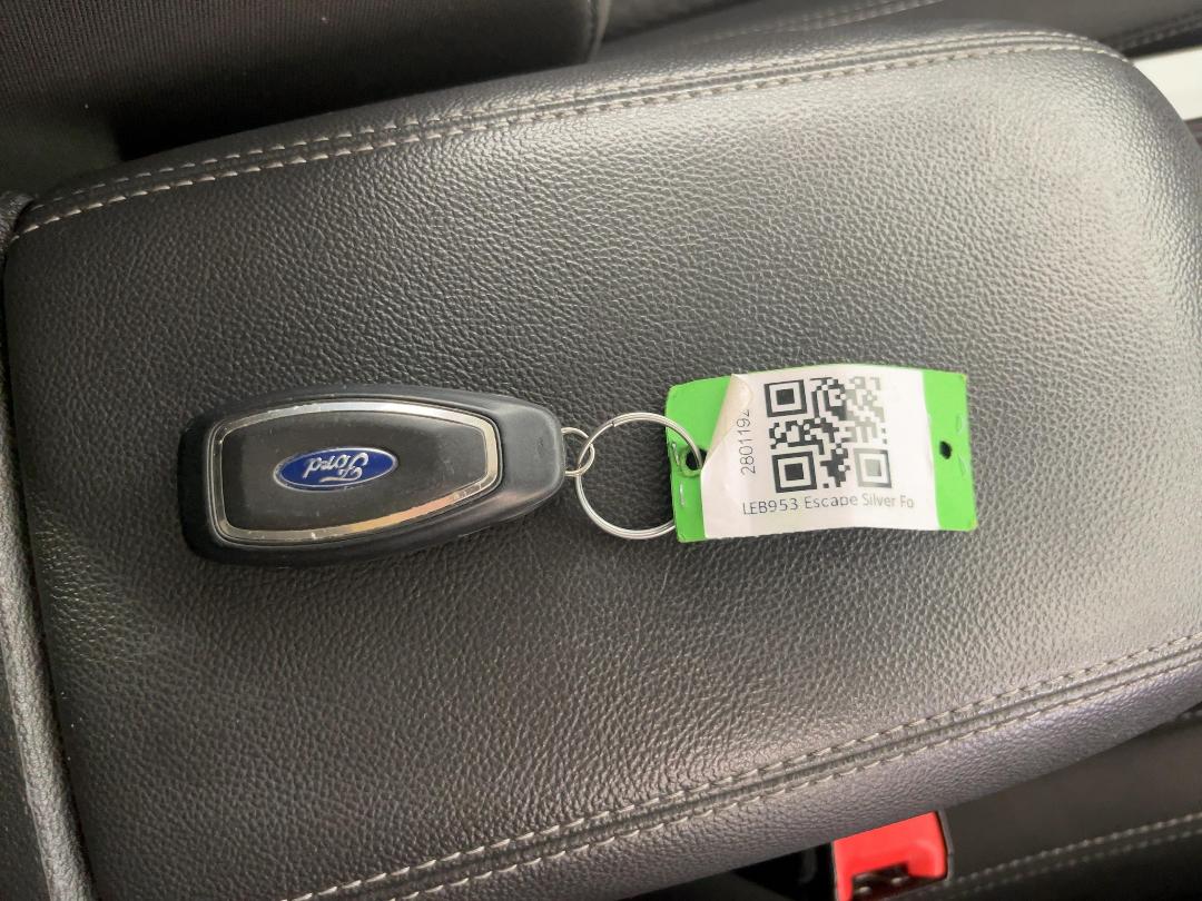 Photo '22' of Ford Escape