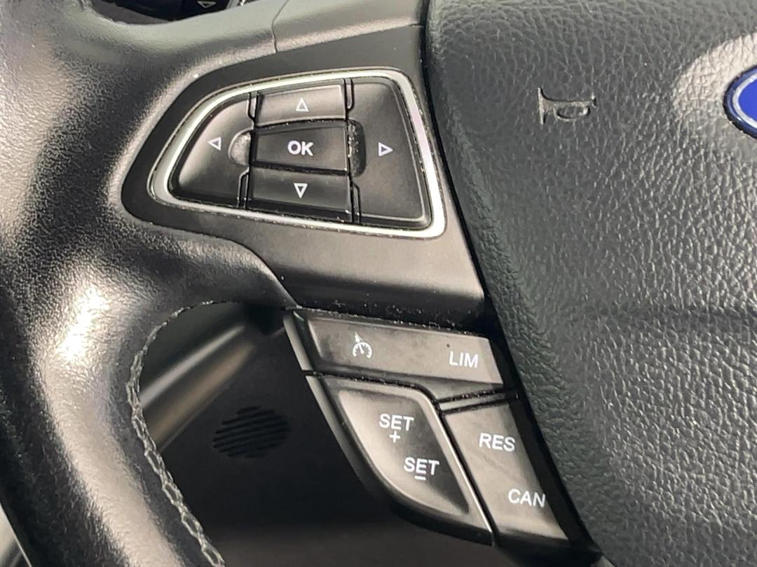 Photo '28' of Ford Escape