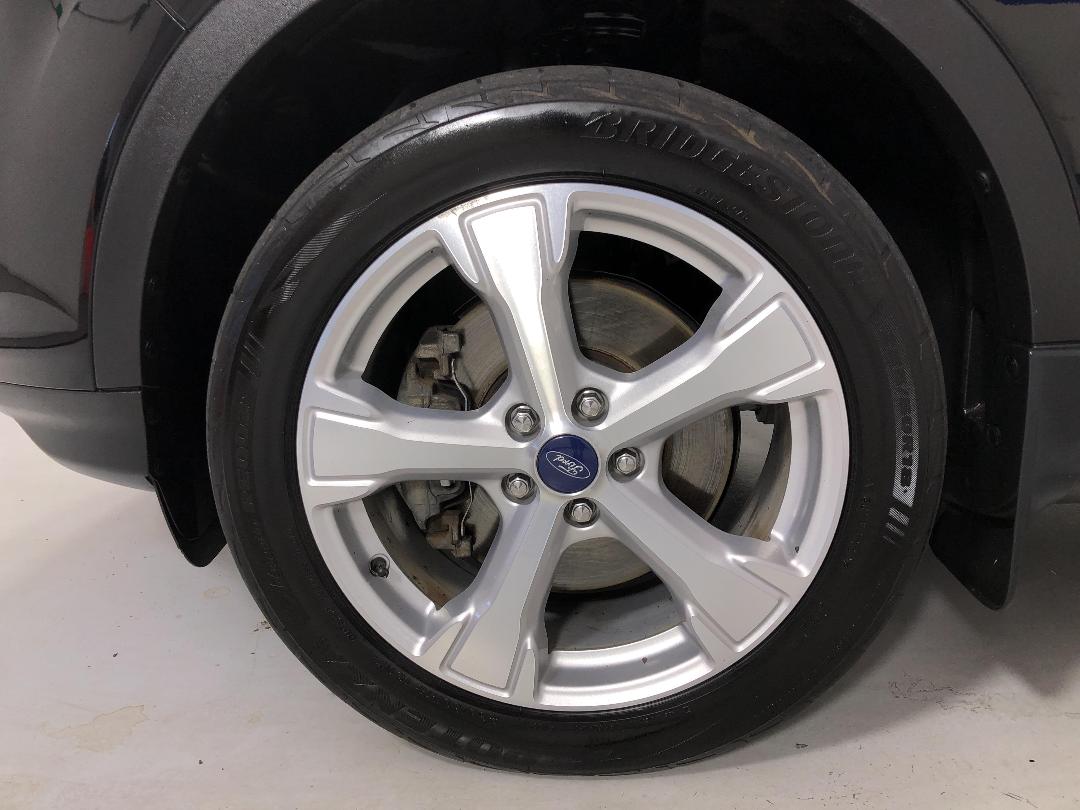 Photo '10' of Ford Escape