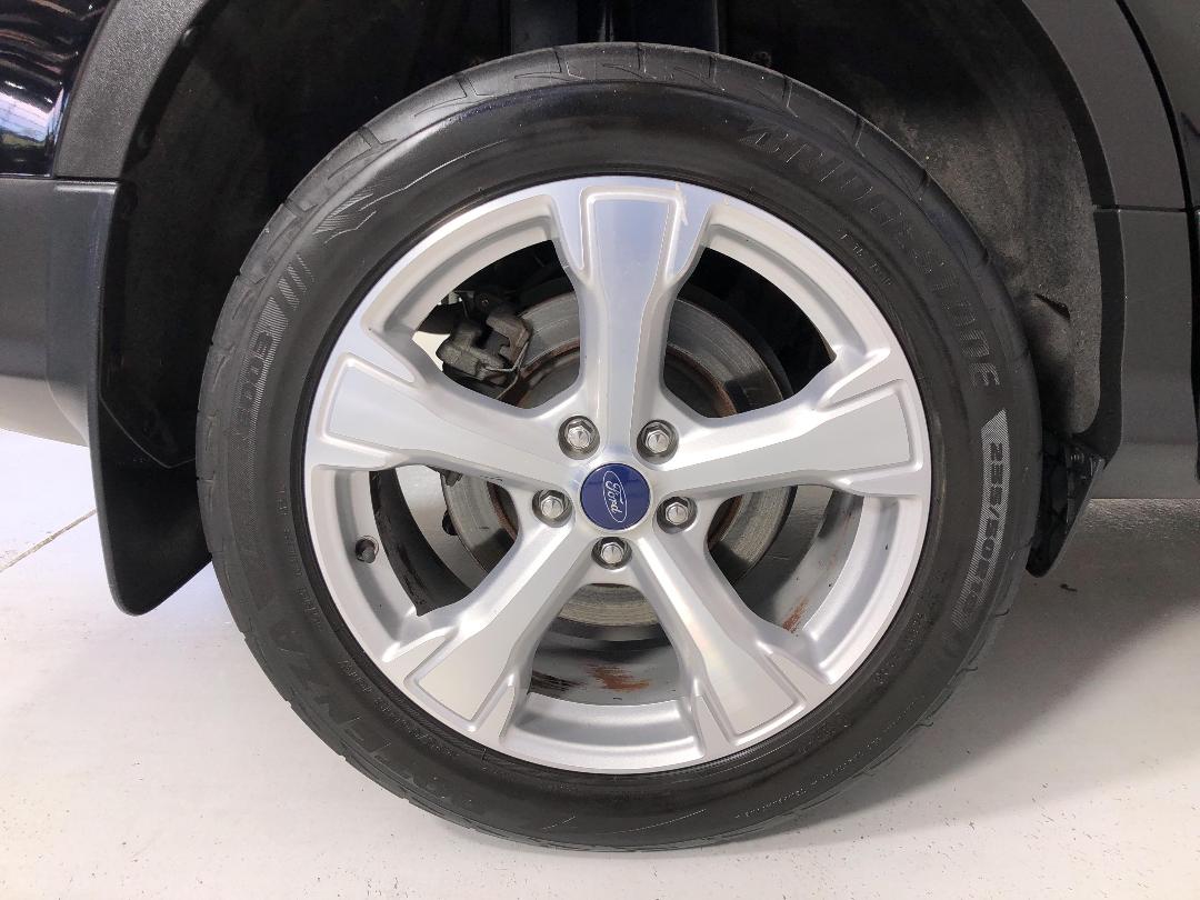 Photo '12' of Ford Escape