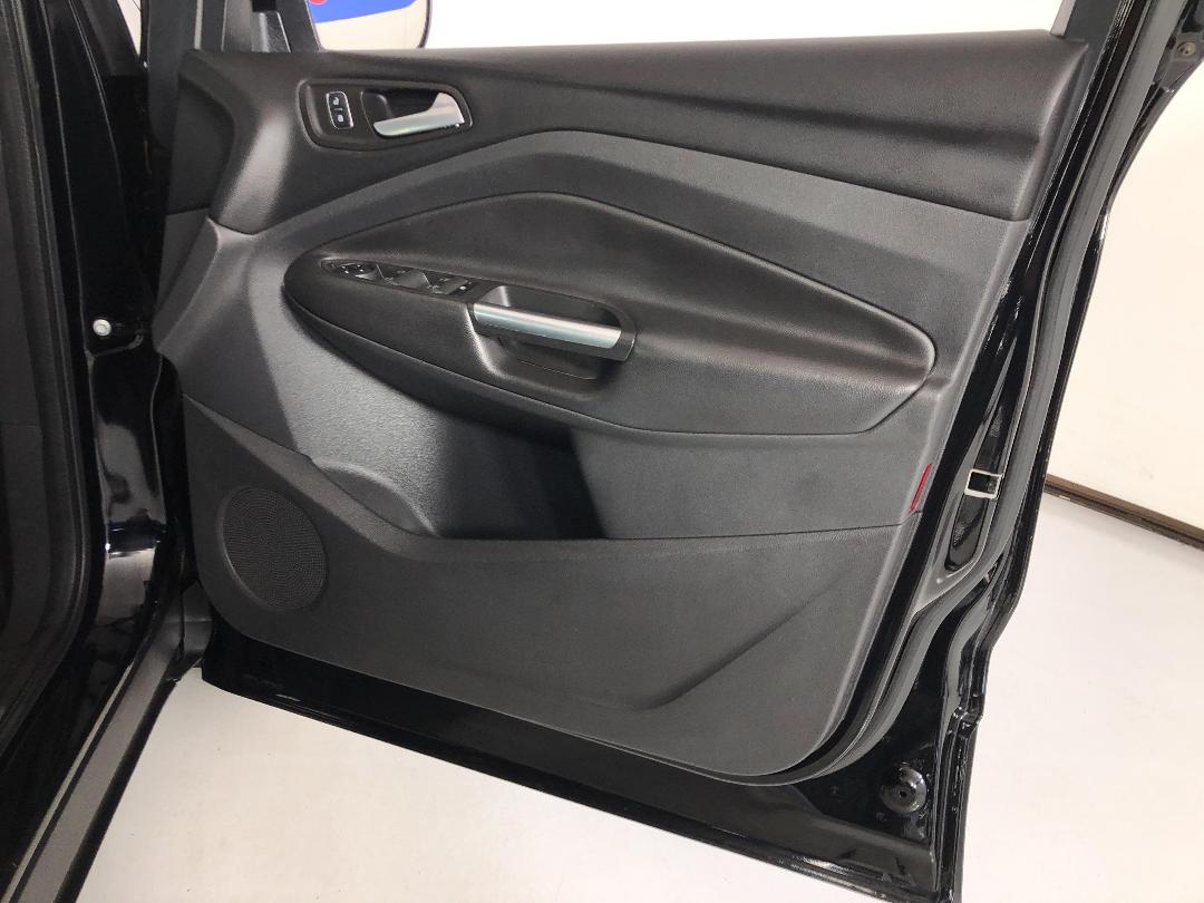 Photo '15' of Ford Escape