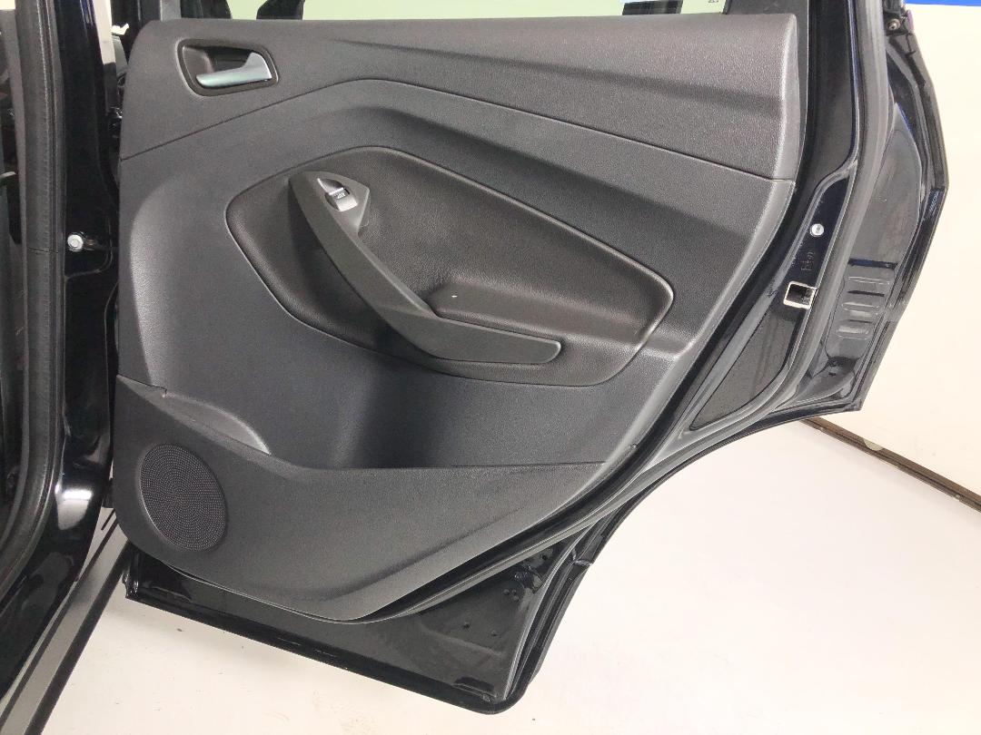 Photo '19' of Ford Escape