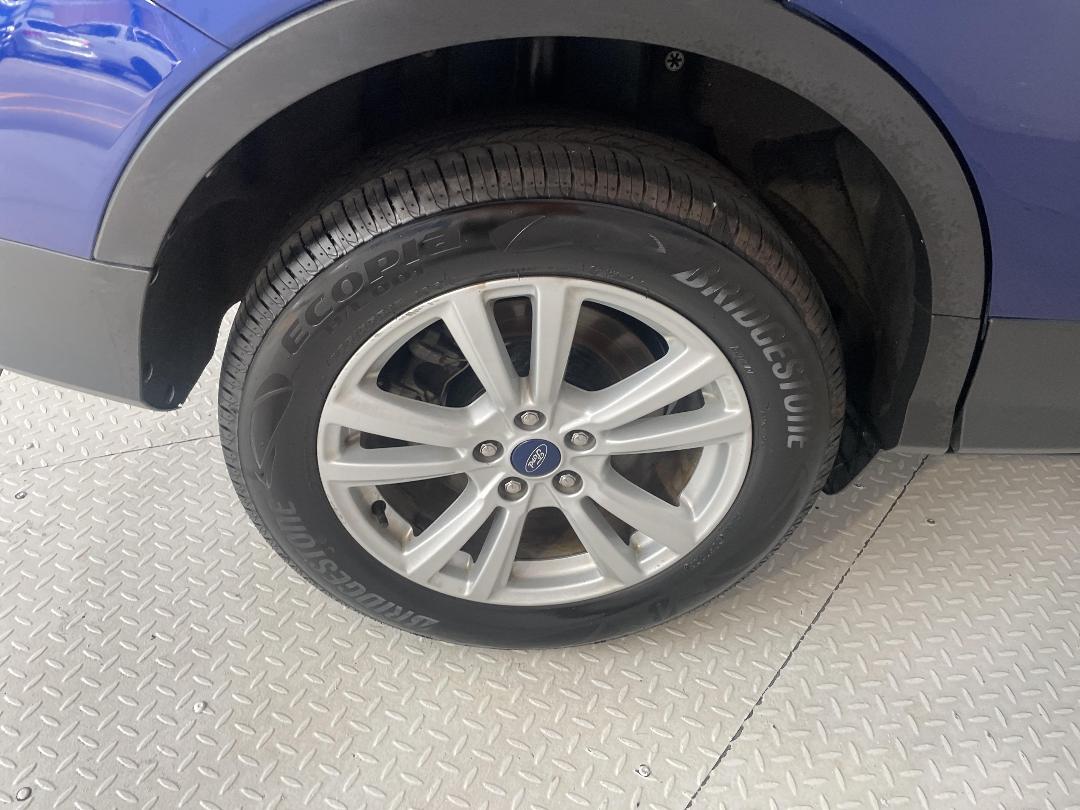 Photo '12' of Ford Escape