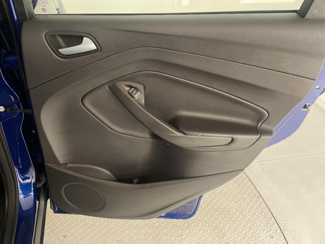 Photo '19' of Ford Escape