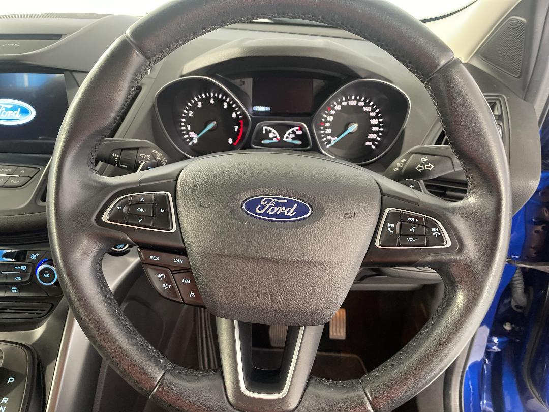 Photo '28' of Ford Escape