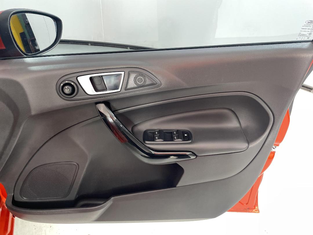 Photo '15' of Ford Fiesta