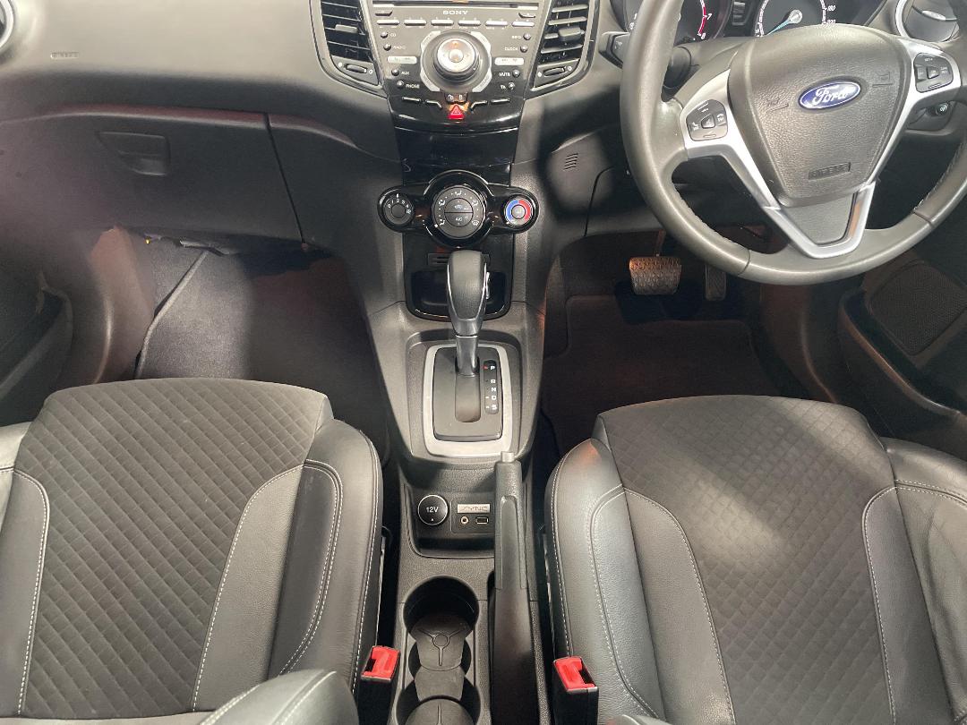 Photo '18' of Ford Fiesta