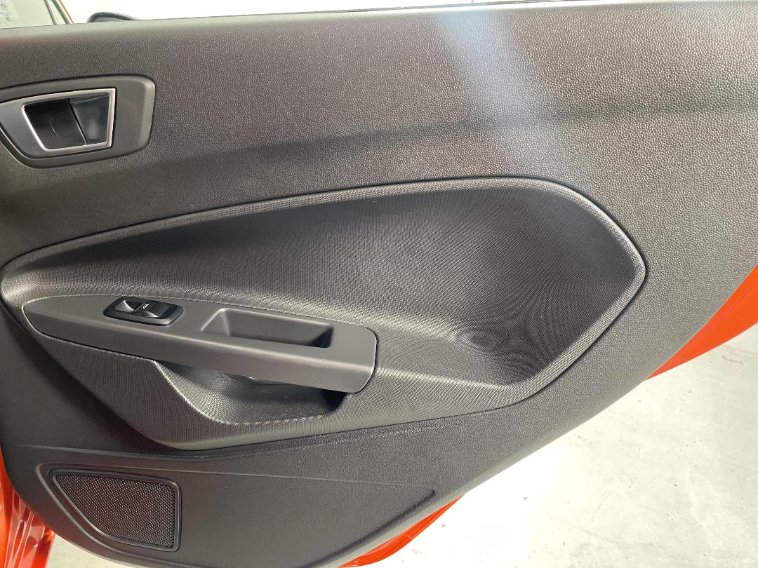 Photo '19' of Ford Fiesta