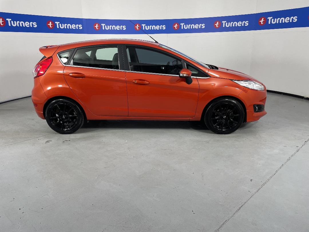 Photo '23' of Ford Fiesta