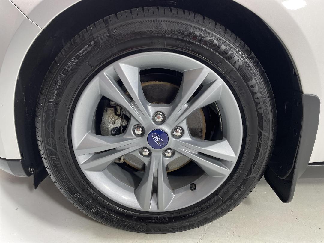 Photo '10' of Ford Focus