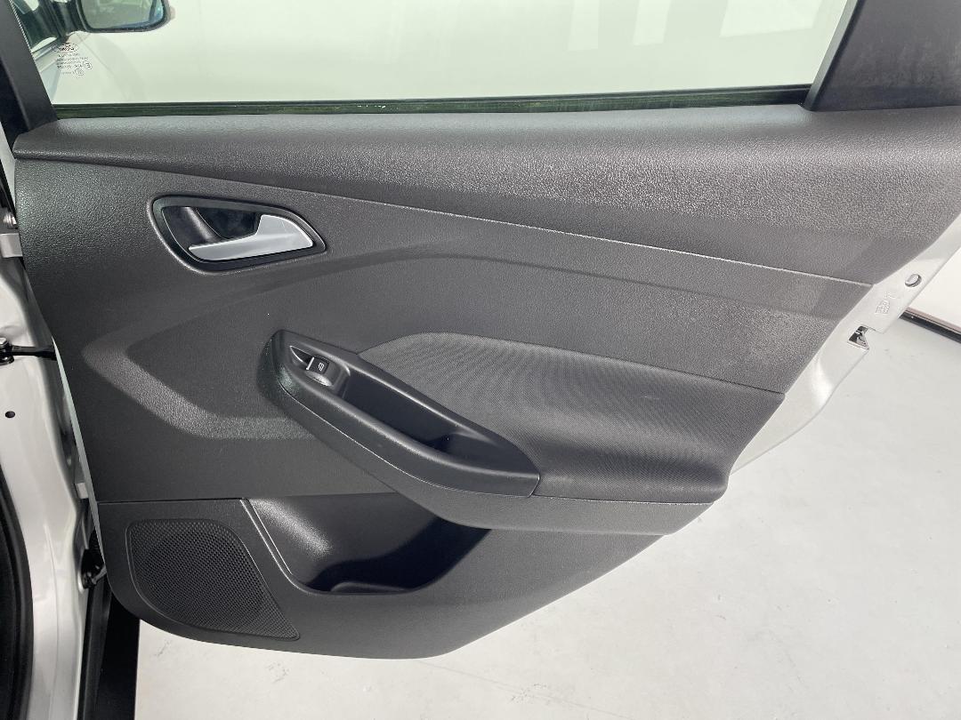 Photo '19' of Ford Focus