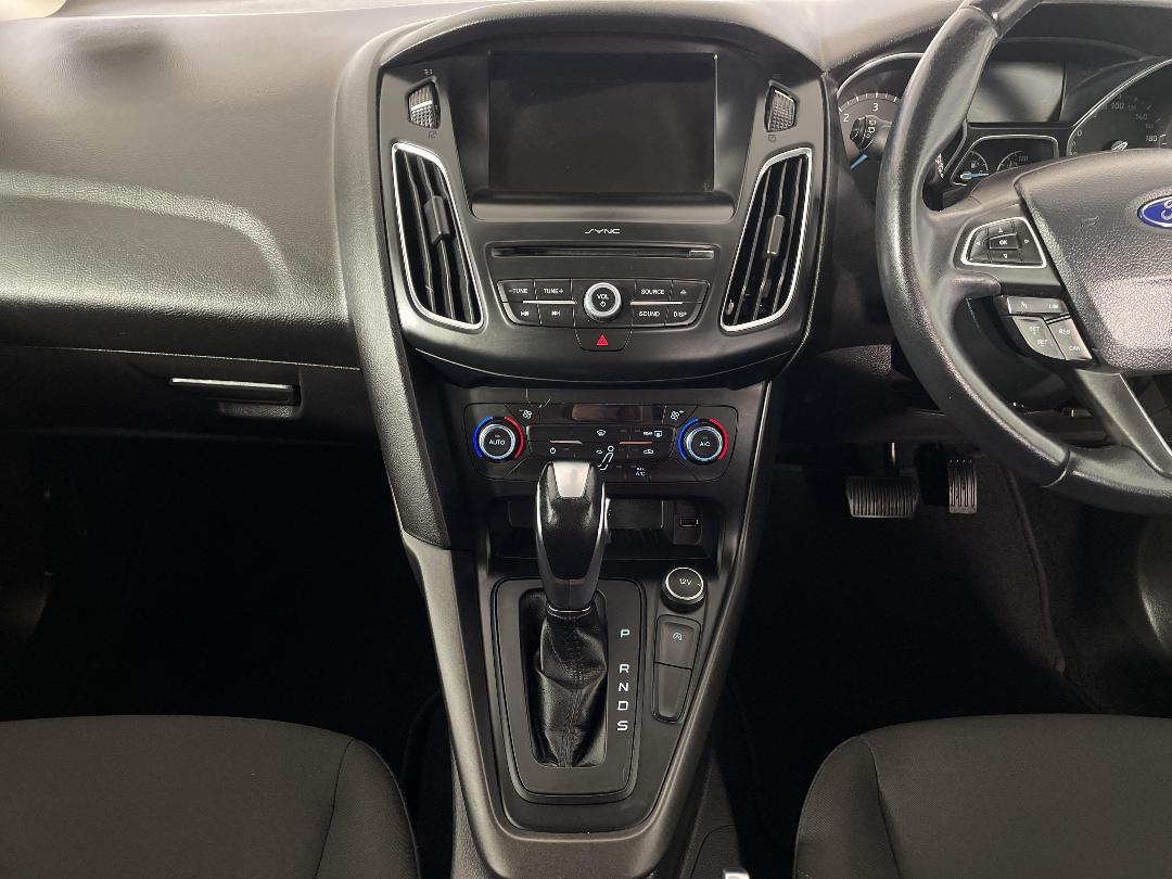 Photo '18' of Ford Focus