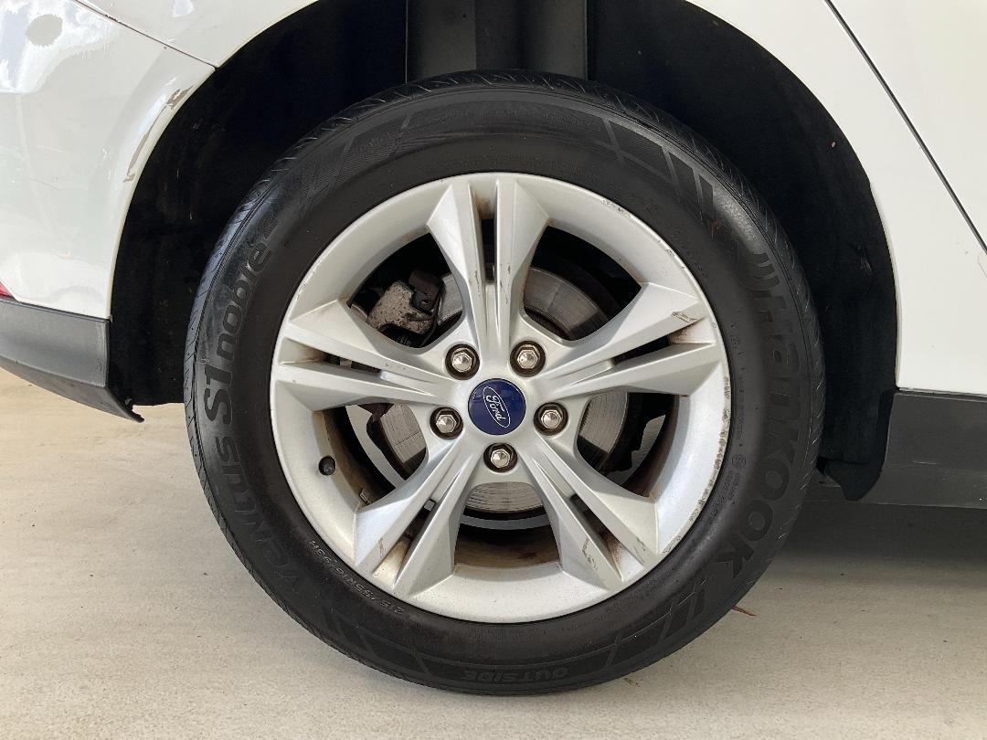 Photo '12' of Ford Focus