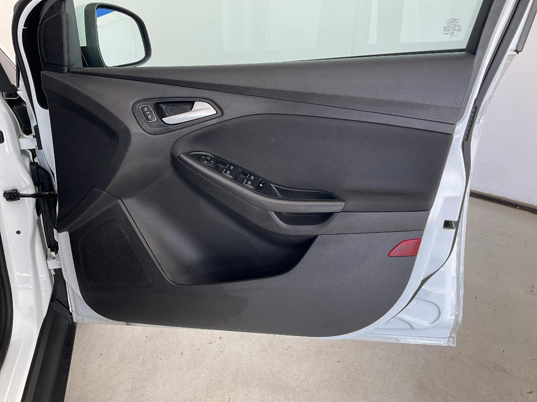 Photo '15' of Ford Focus