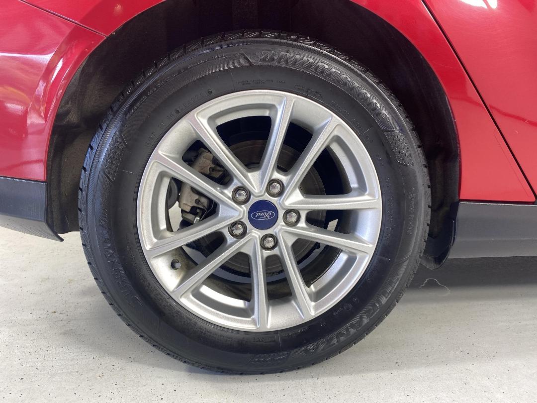 Photo '12' of Ford Focus