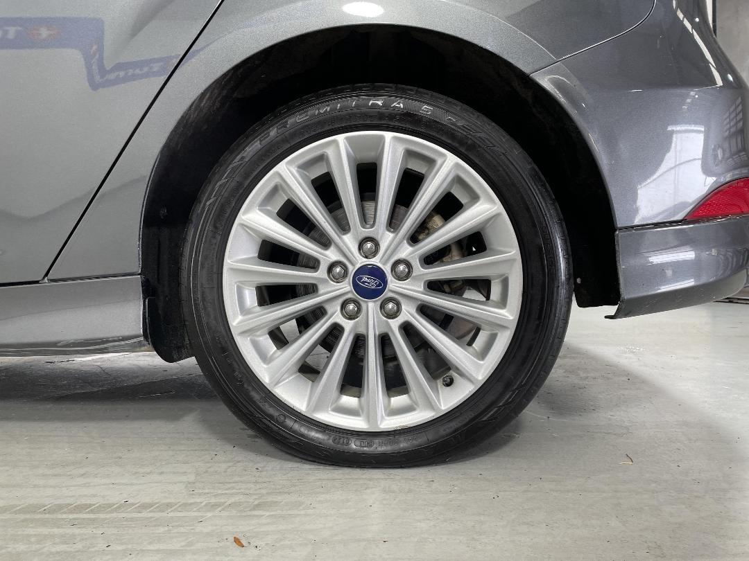 Photo '11' of Ford Focus