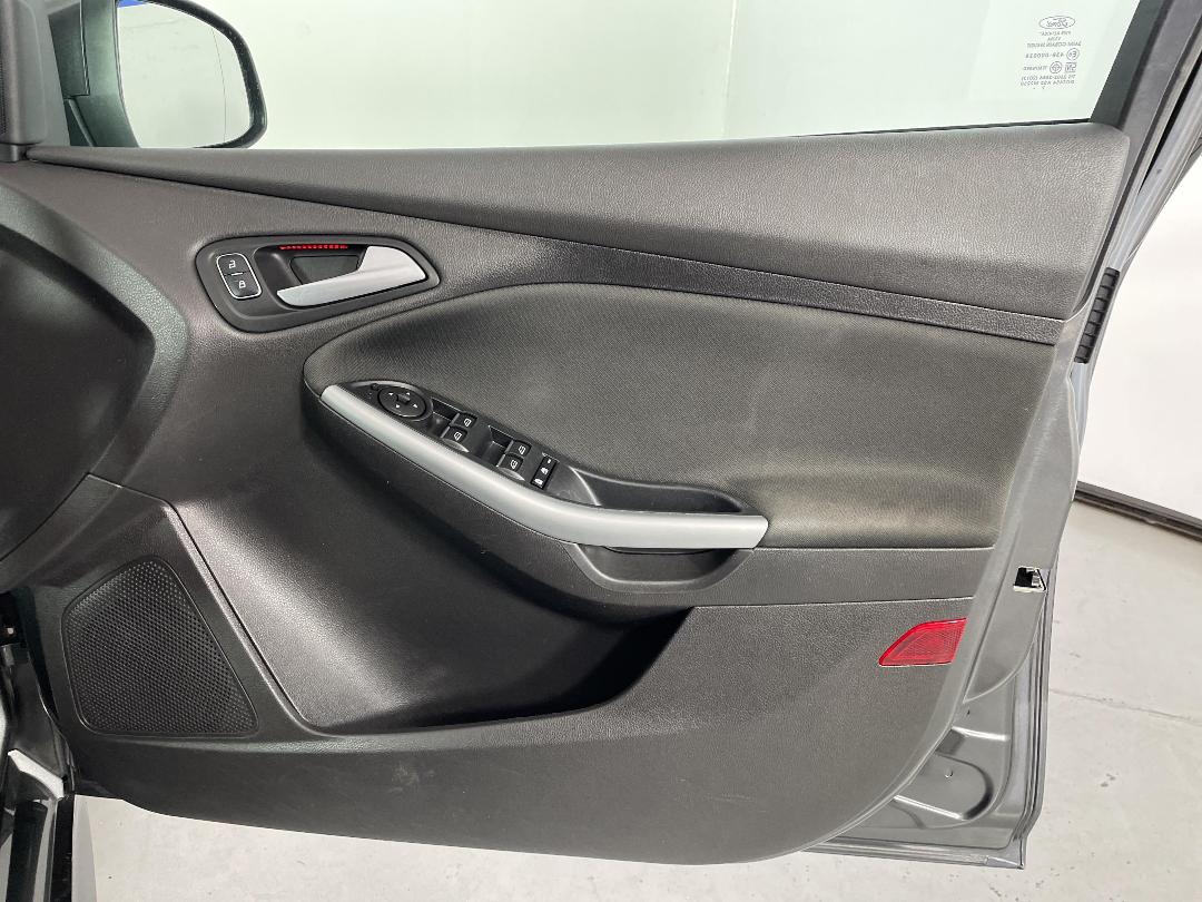 Photo '15' of Ford Focus