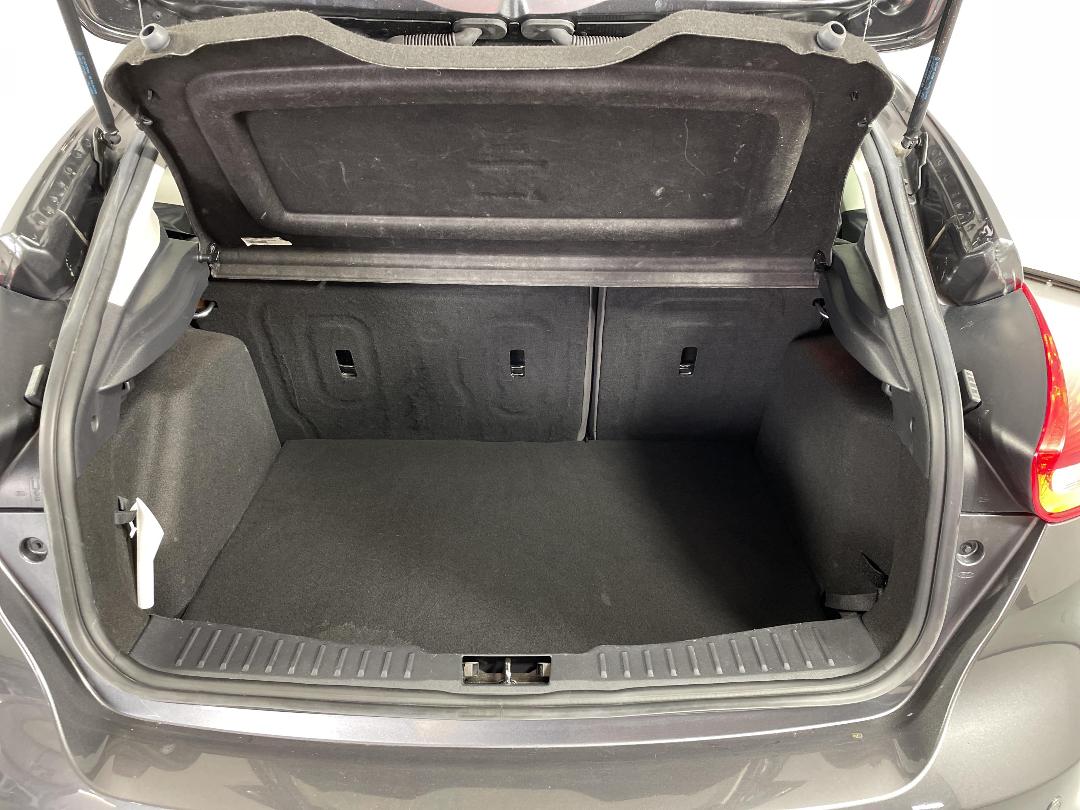 Photo '14' of Ford Focus