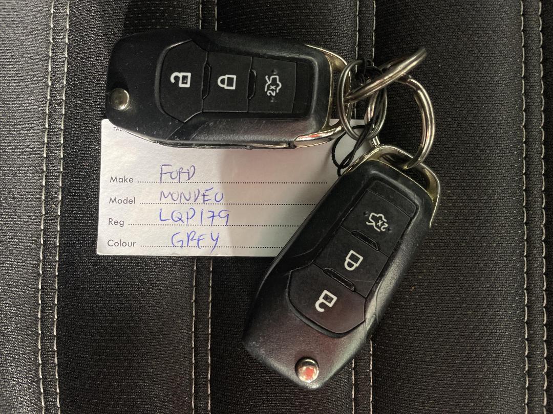 Photo '9' of Ford Mondeo Ambiente 5DR Petrol Photo '9' of Ford Mondeo Ambiente 5DR Petrol