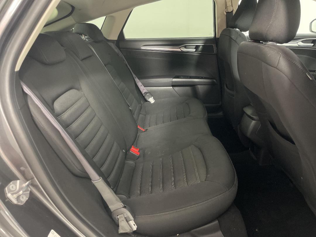 Photo '12' of Ford Mondeo Ambiente 5DR Petrol Photo '12' of Ford Mondeo Ambiente 5DR Petrol