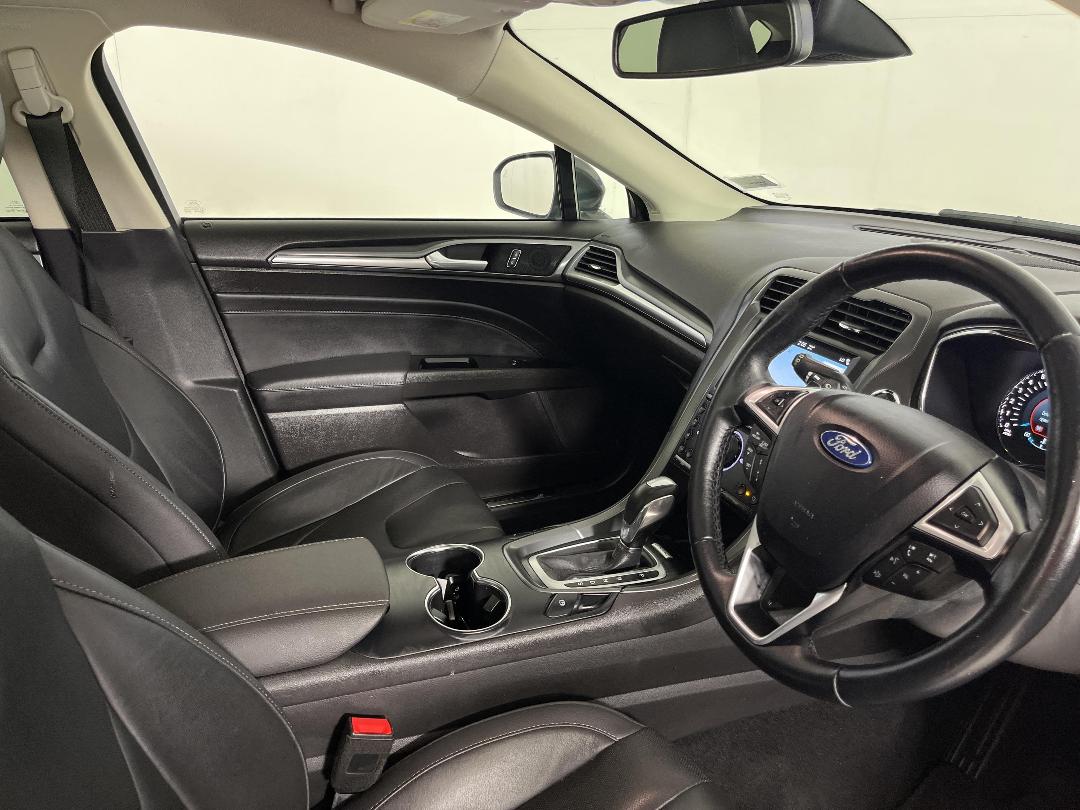 Photo '16' of Ford Mondeo