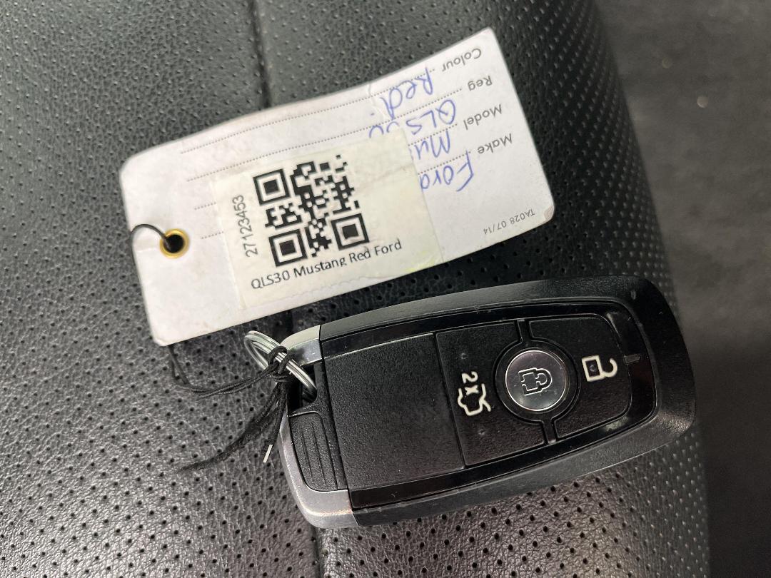 Photo '21' of Ford Mustang Photo '21' of Ford Mustang