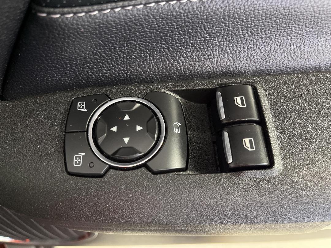 Photo '22' of Ford Mustang Photo '22' of Ford Mustang