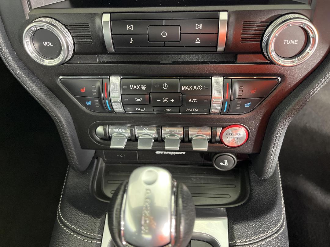 Photo '24' of Ford Mustang Photo '24' of Ford Mustang