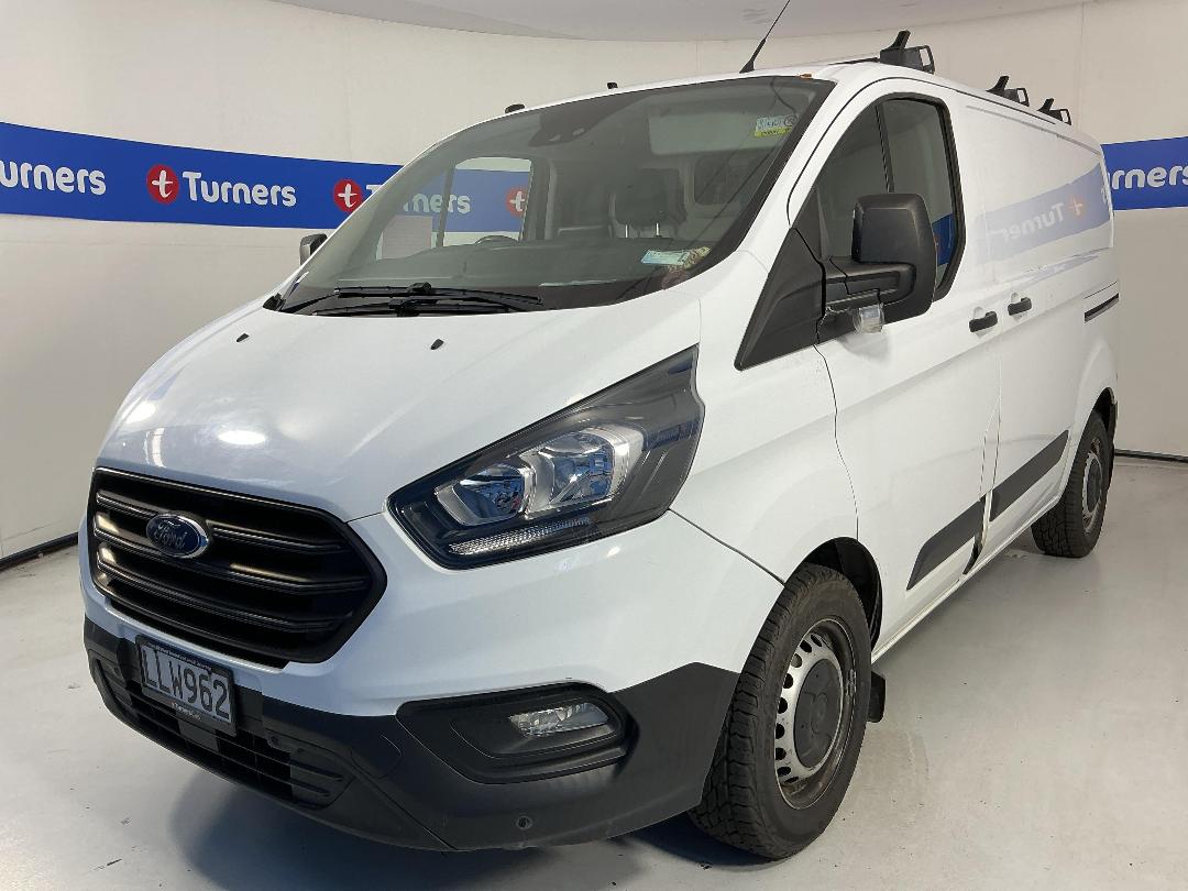 Photo '4' of Ford Transit Custom SWB LOW Roof