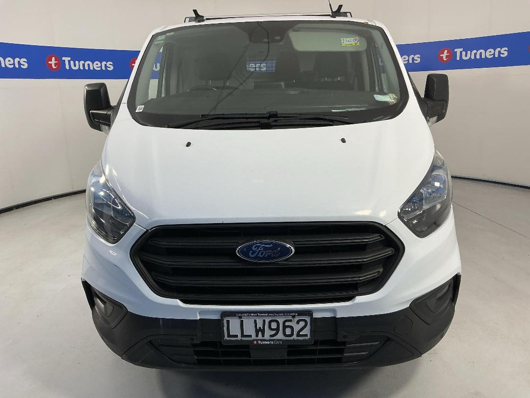 Photo '3' of Ford Transit Custom SWB LOW Roof