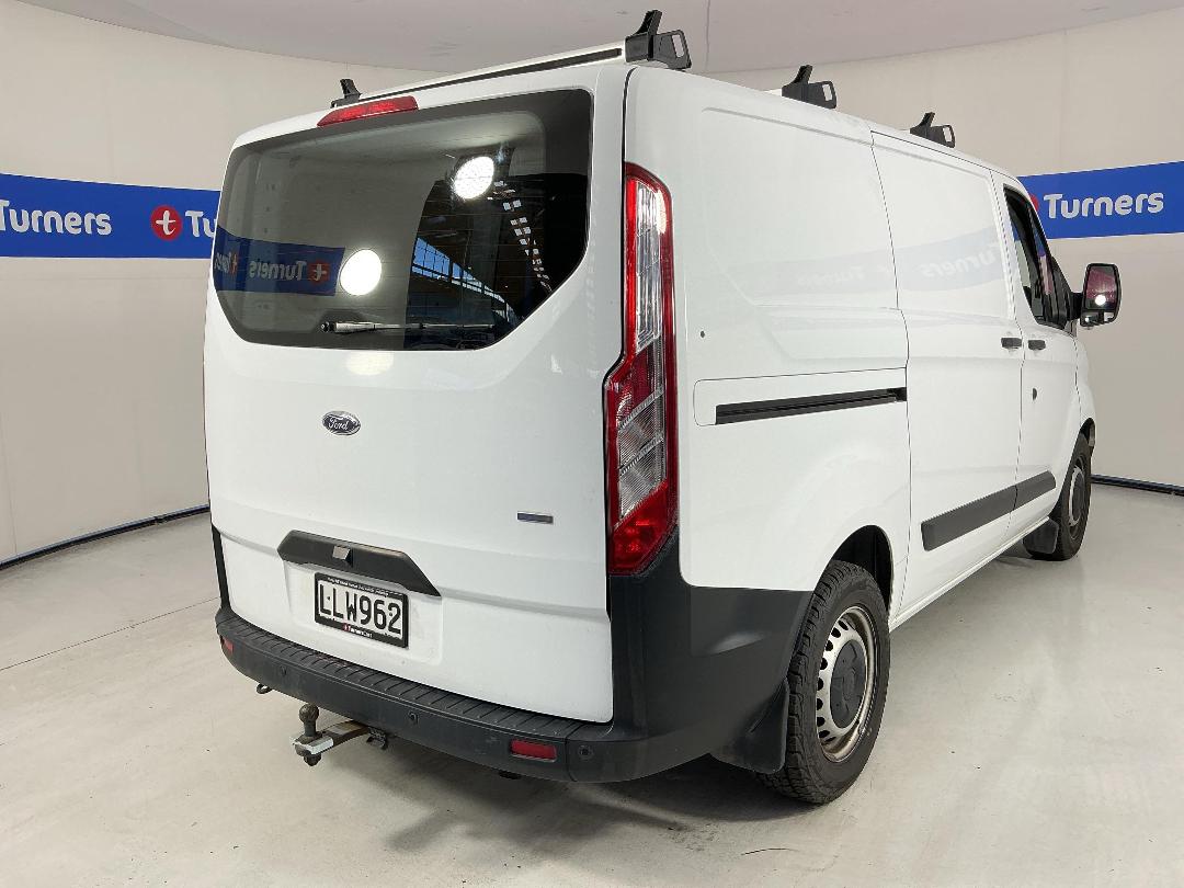 Photo '7' of Ford Transit Custom SWB LOW Roof