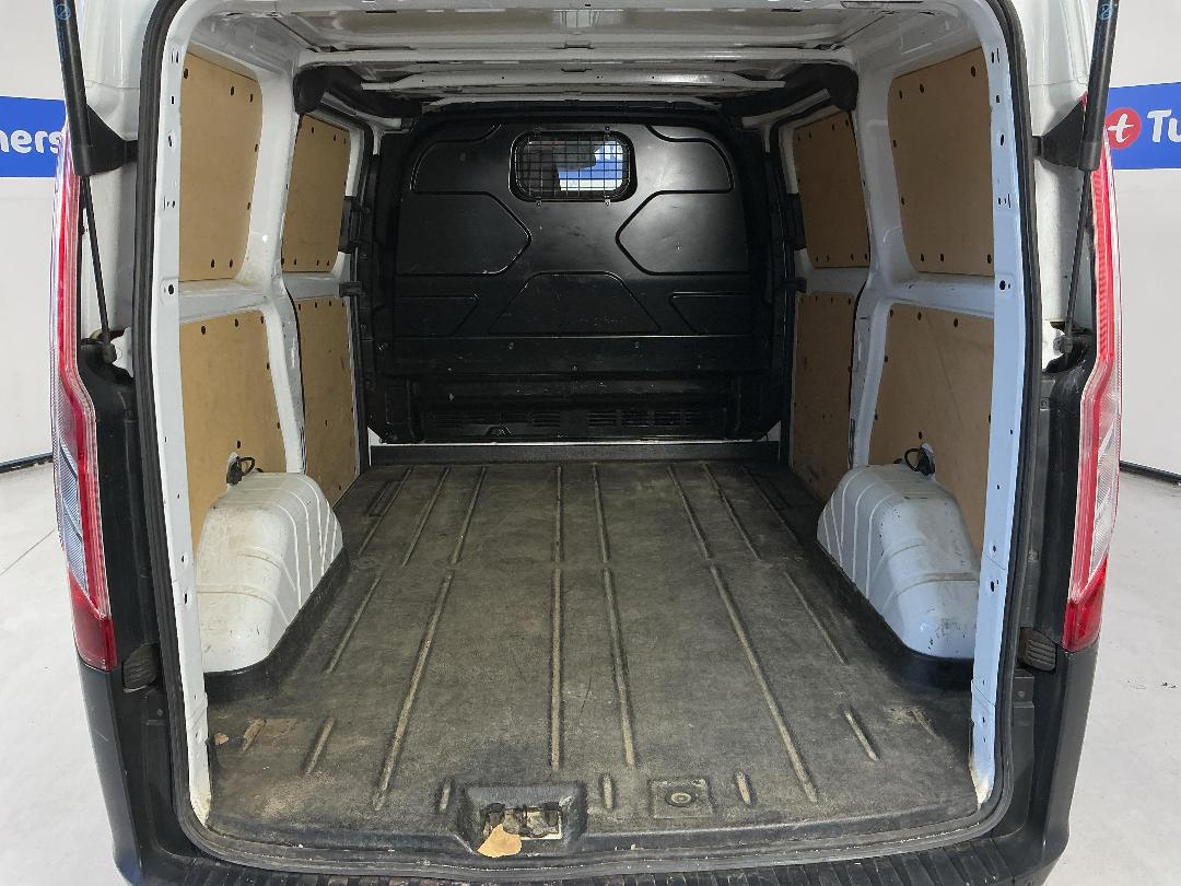 Photo '12' of Ford Transit Custom SWB LOW Roof