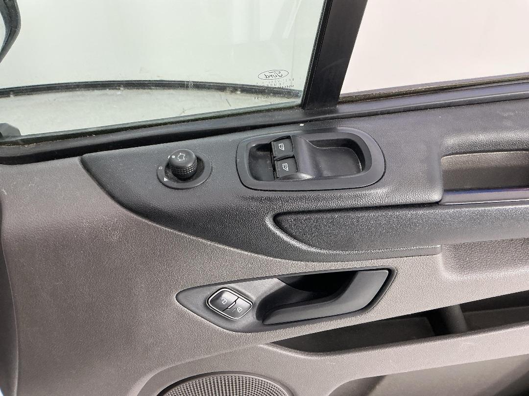 Photo '21' of Ford Transit Custom SWB LOW Roof