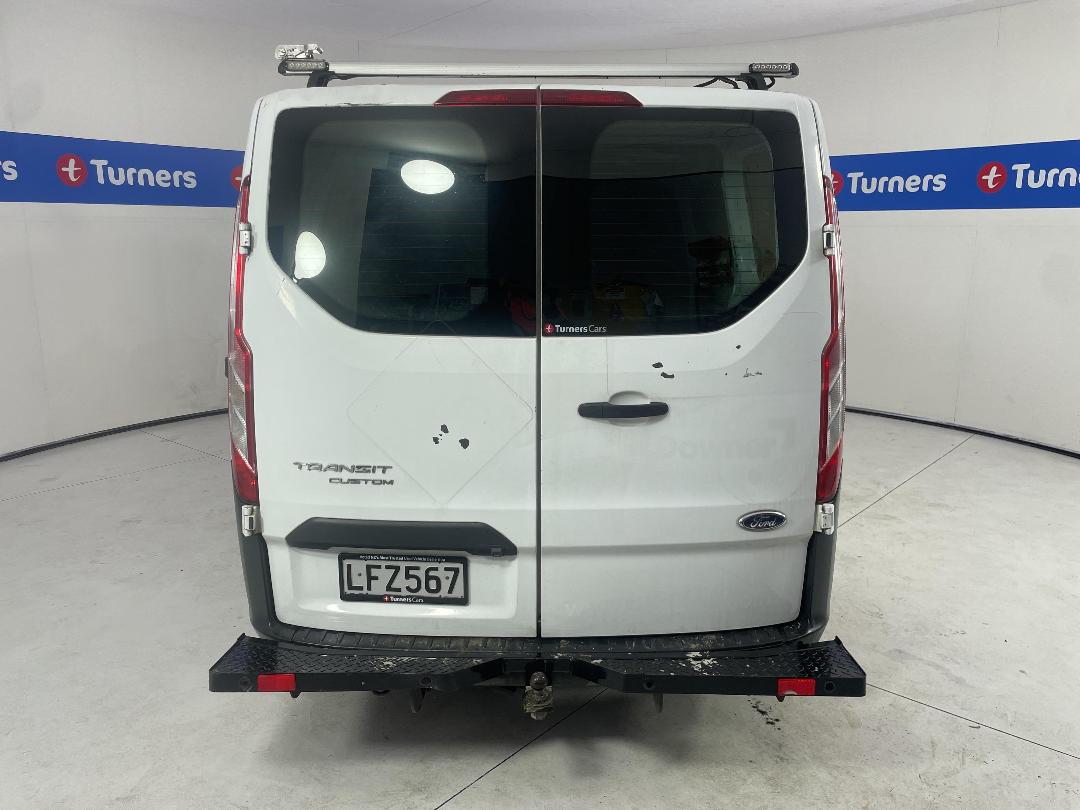 Photo '5' of Ford Transit Custom SWB LOW Roof