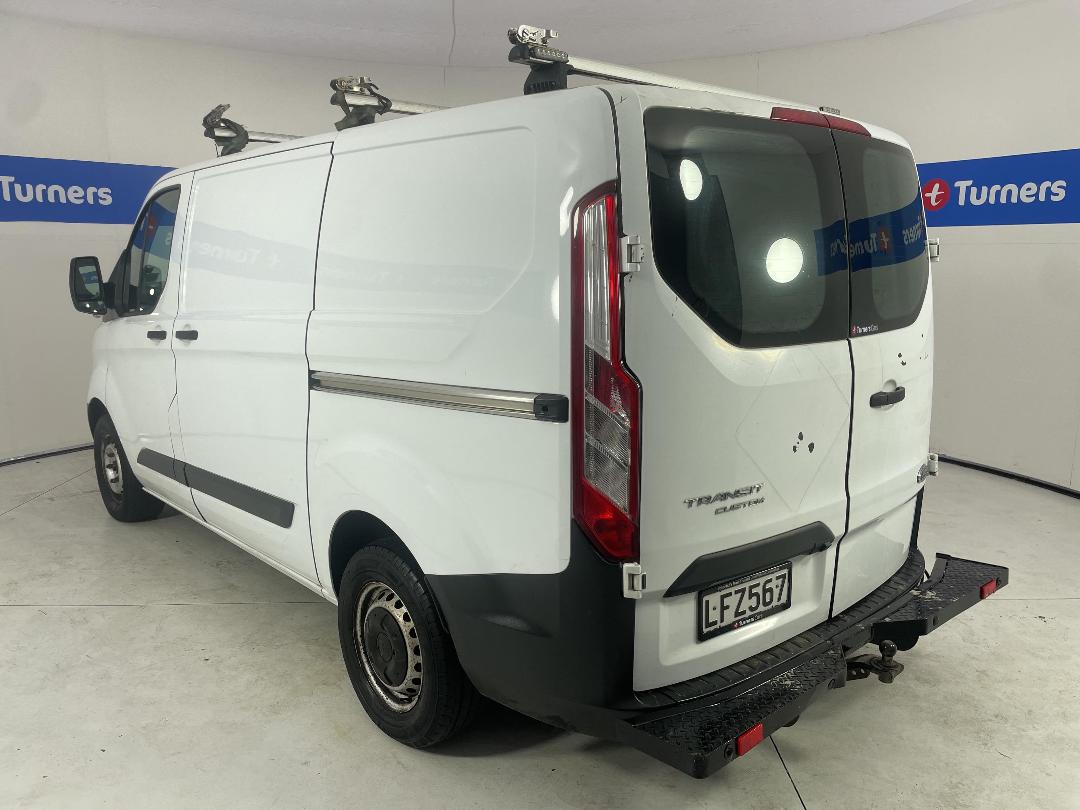 Photo '4' of Ford Transit Custom SWB LOW Roof