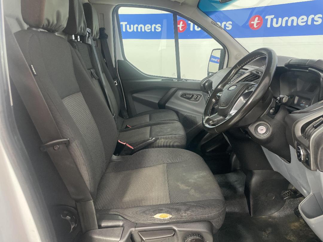 Photo '14' of Ford Transit Custom SWB LOW Roof