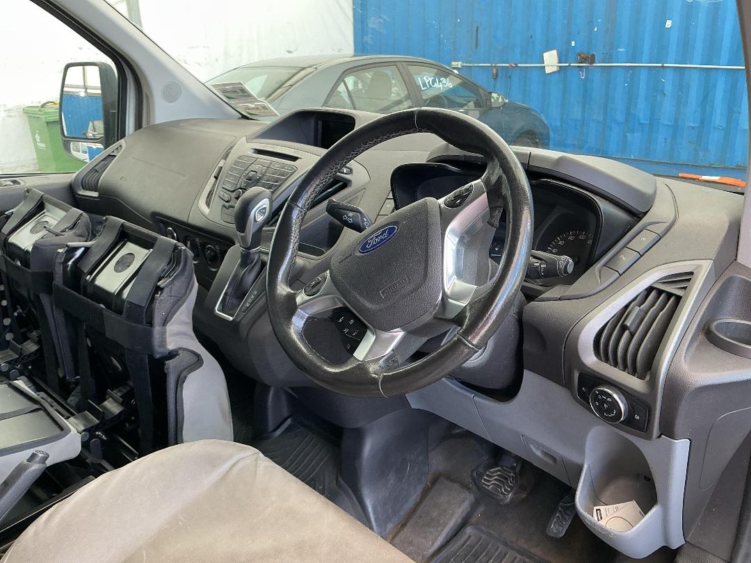 Photo '8' of Ford Transit Custom SWB Glazed Photo '8' of Ford Transit Custom SWB Glazed