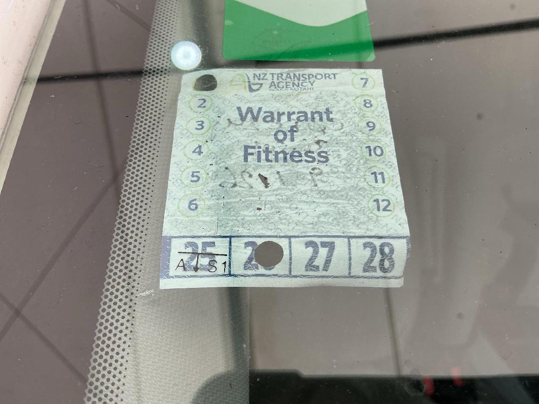 Photo '15' of Ford Transit Custom SWB Glazed Photo '15' of Ford Transit Custom SWB Glazed