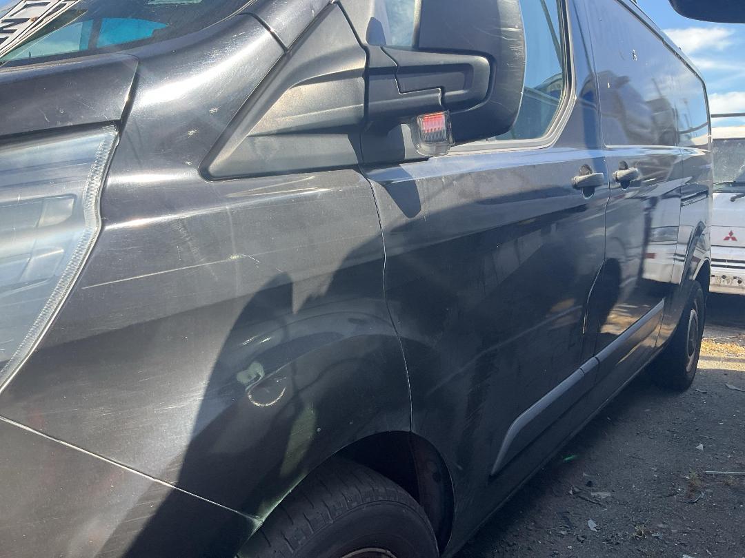 Photo '2' of Ford Transit Custom LWB LOW Roof