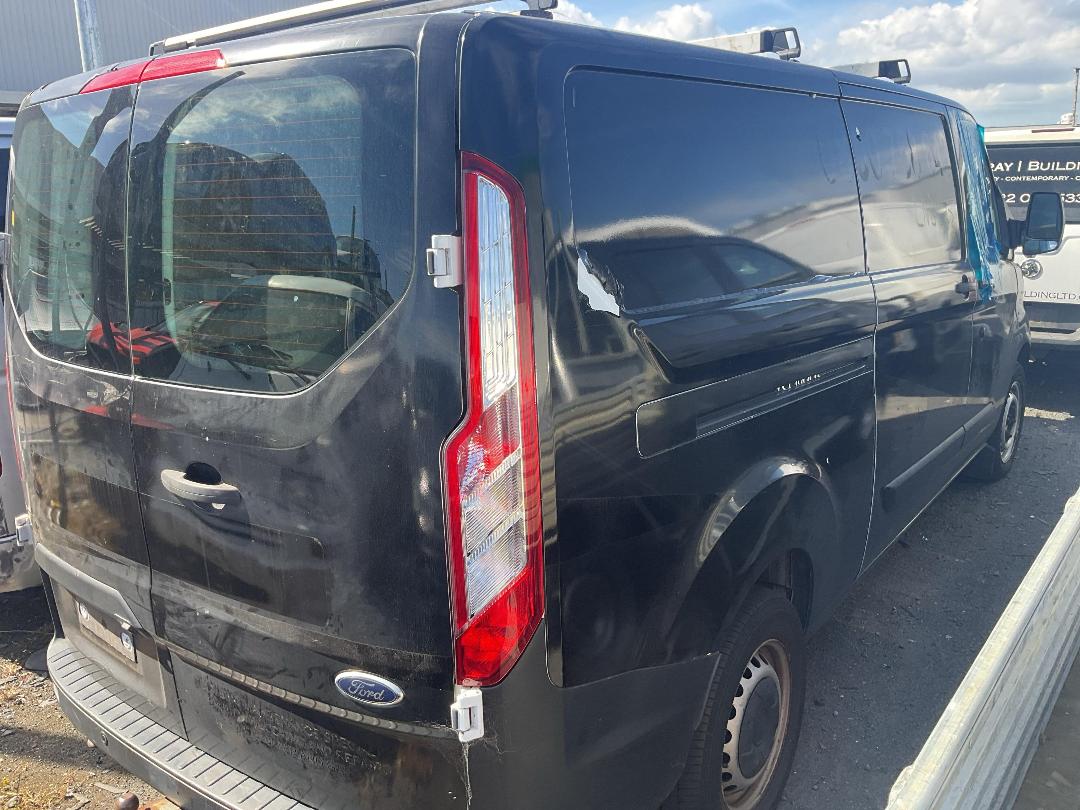 Photo '5' of Ford Transit Custom LWB LOW Roof