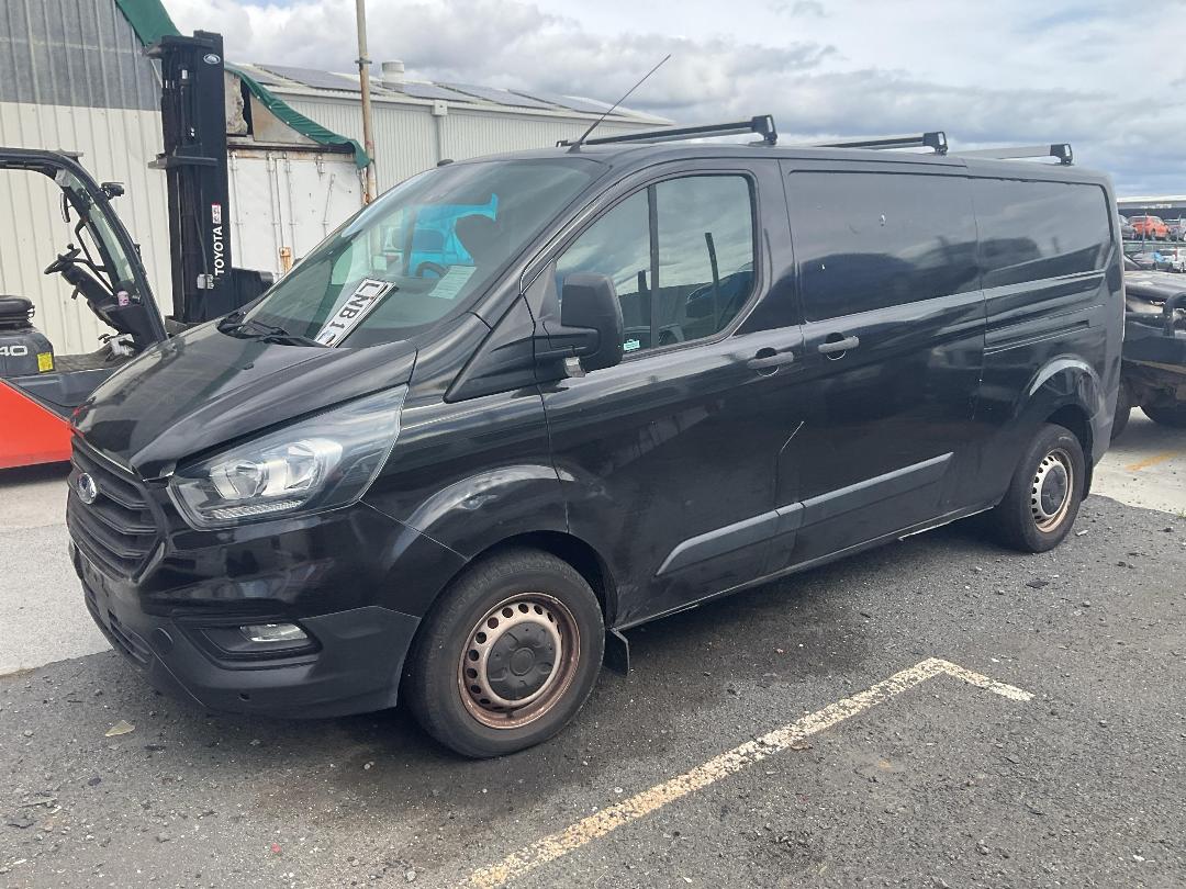 Photo '28' of Ford Transit Custom LWB LOW Roof