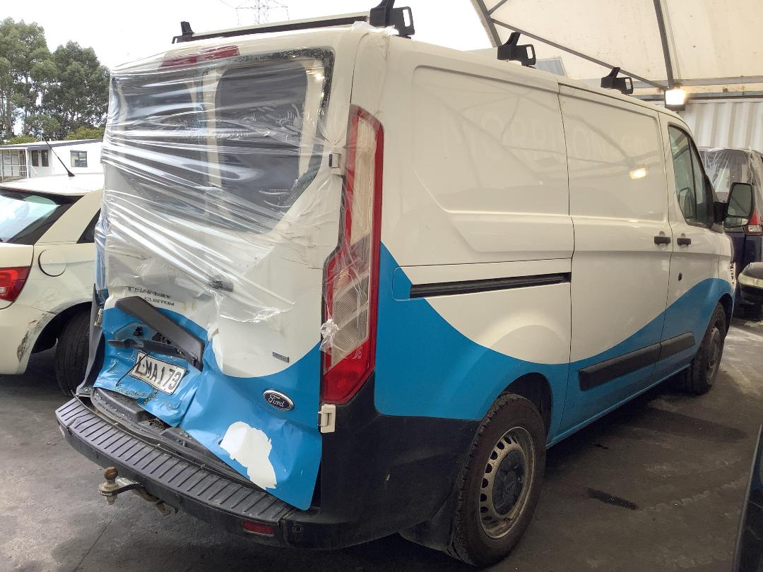 Photo '4' of Ford Transit Custom SWB LOW Roof