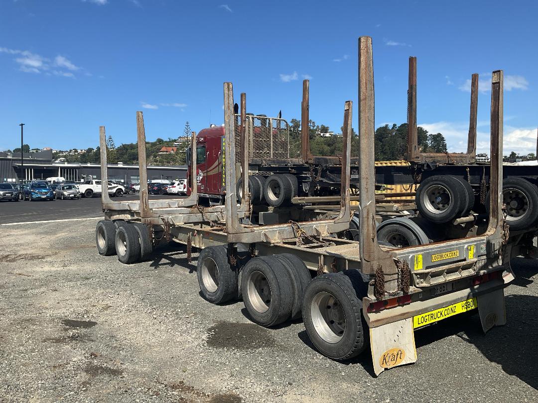 Photo '23' of Freightliner FRL ARGOSY 8X4 Logger