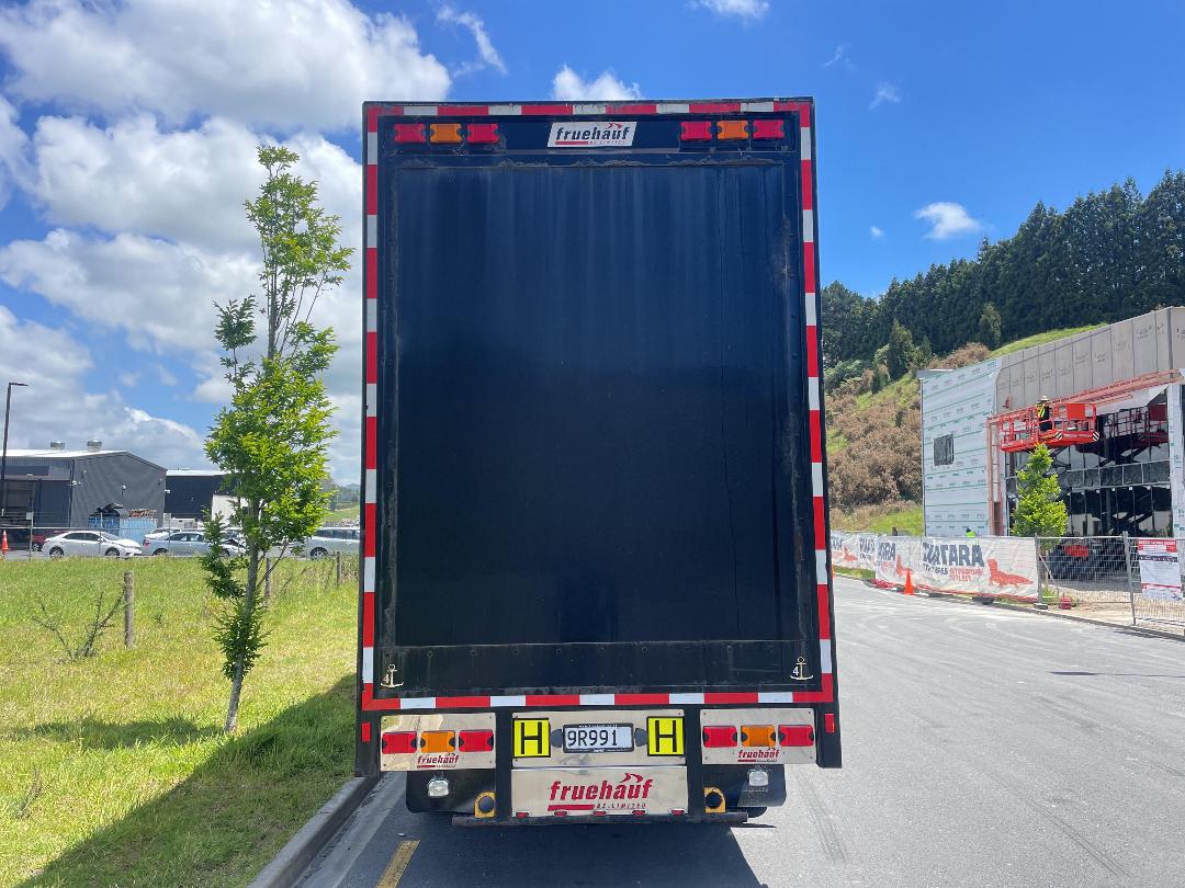 Photo '5' of Fruehauf RBC S2S3-12.35 Curtainsider Full